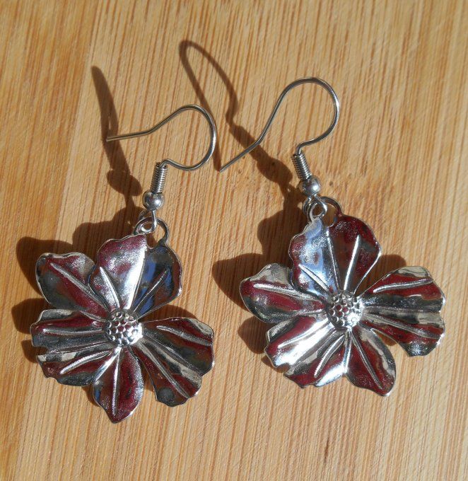 Boucles d’oreilles fleur en acier inoxydable (Réf. BO 5726023)