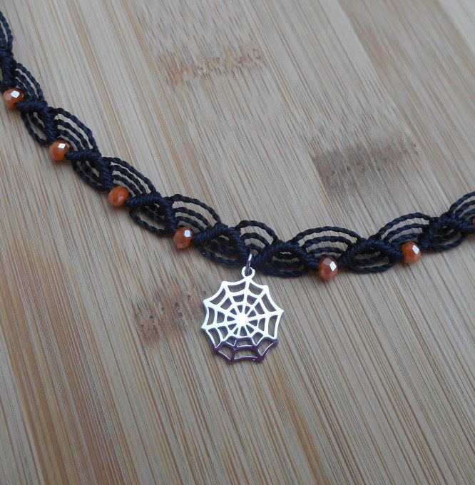 collier_halloween_noir_toile_araignee_acier_inoxydable_2