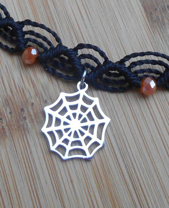 collier_halloween_noir_toile_araignee_acier_inoxydable_3