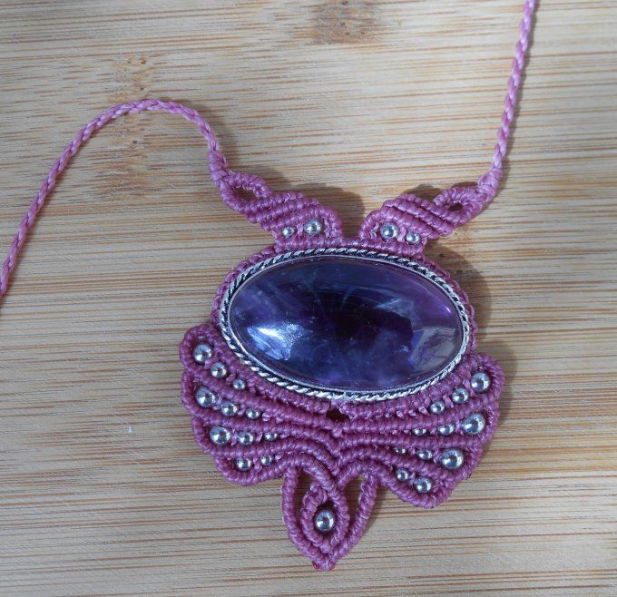 collier-medaillon-macrame-rose-amethyste-4