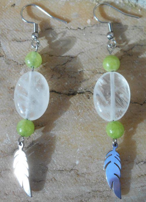 Boucles d’oreilles acier avec quartz blanc, péridot et feuille en acier inox. (Réf. BO 3324014)