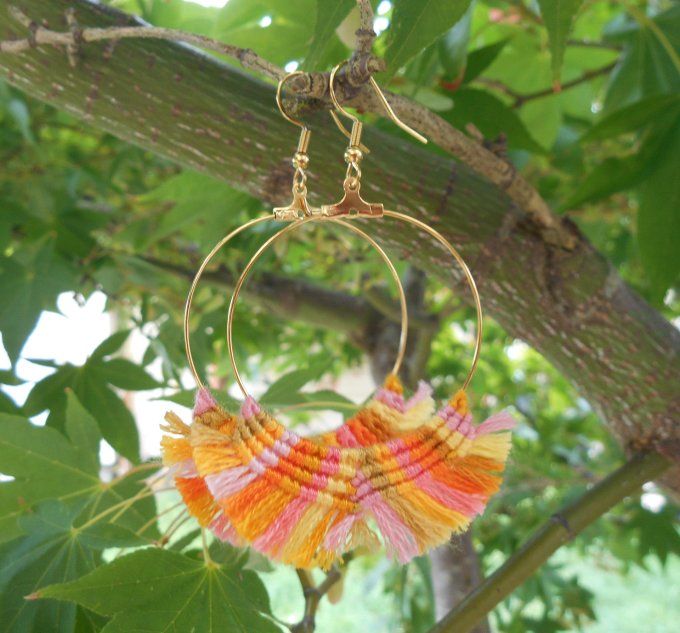 Créoles en acier inoxydable doré avec tissage orange/rose (BO 2424046)
