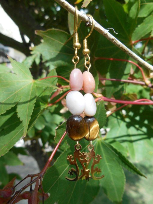 Boucles d’oreilles en acier inox. doré avec opale rose, œil de tigre et lézard (réf. BO 3124071) 