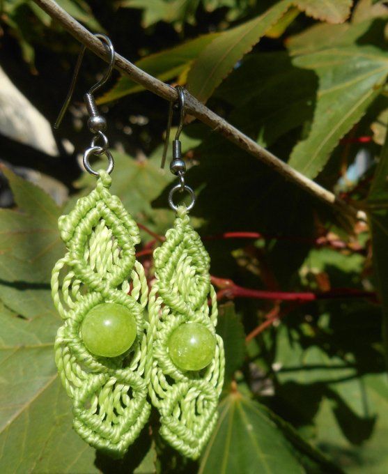Boucles d’oreilles tissage vert, péridot et attaches en acier inoxydable (Réf. BO 0924105)