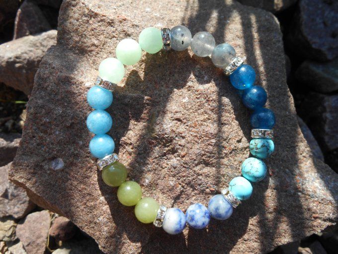 Bracelet calcédoine bleue, jades, labradorite, turquoise, sodalite, strass cuivre (Réf. BR 0724102)