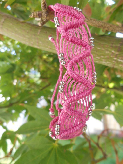 Bracelet avec tissage fuschia et perles en acier inoxydable (réf. BR 1024112)