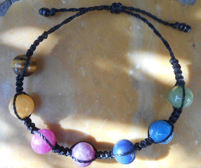 Bracelet shamballa noir avec pierres multicolores (réf. BR 1524122) 
