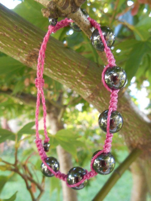Bracelet shamballa fushia avec hématites (réf. BR 1724129)