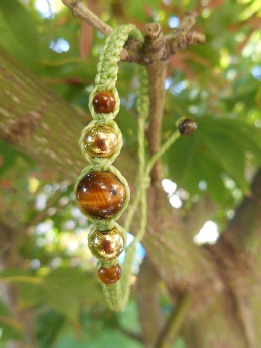 Bracelet vert avec œil de tigre et acier inoxydable doré (Réf. BR 1824136)