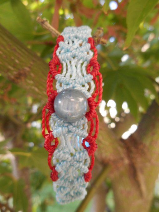 Bracelet tissage bleu ciel et rouge avec disthène bleu et acier inoxydable (réf. BR 2224156)