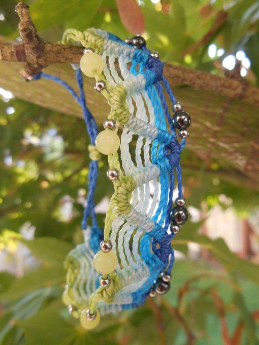 Bracelet au tissage bleu/vert avec hématites, jades et acier inoxydable (réf. BR 3424175)