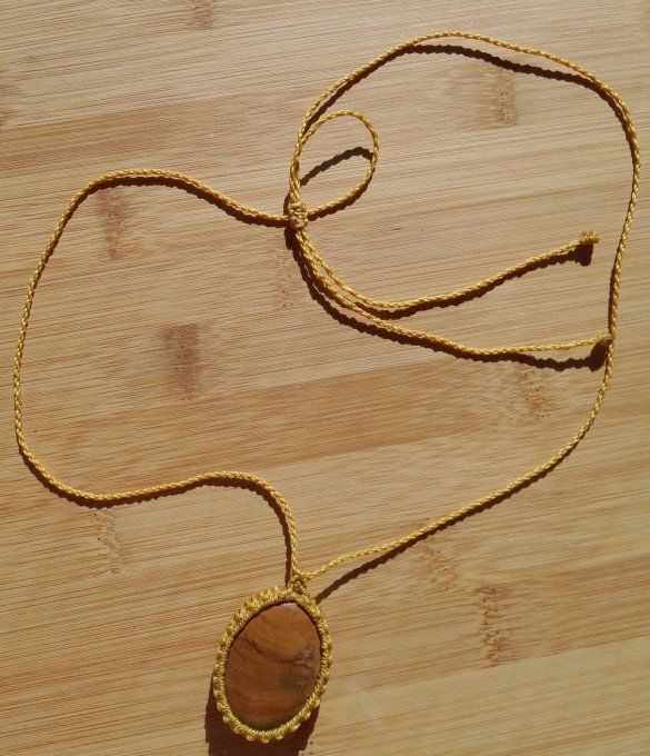medaillon_macrame_jaune_curry_jaspe_paysage_4