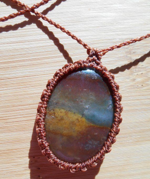 medaillon_macrame_marron_agate_indienne_1