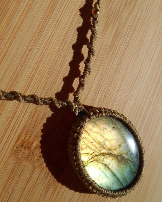 medaillon_macrame_marron_camel_labradorite_6