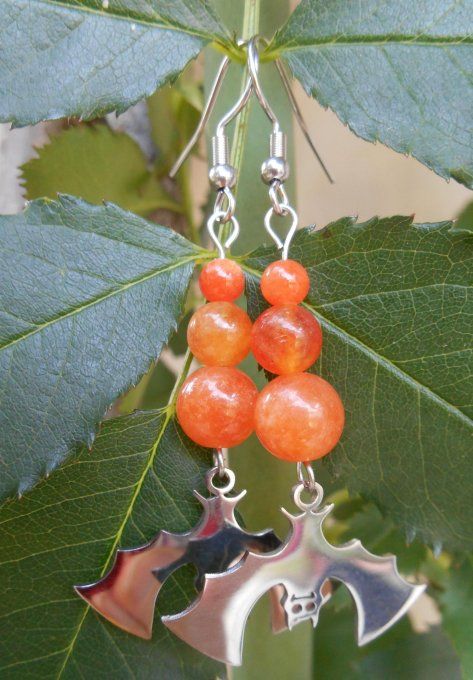 Boucles d’oreilles en acier inoxydable avec jade orange et chauve-souris (Réf. BO 4125027)
