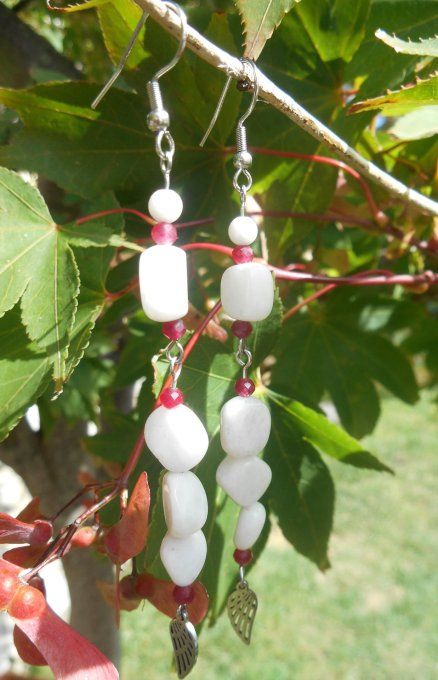 Boucles d’oreilles en acier inoxydable avec pierre de lune, rubis et feuille (Réf. BO 3224059)