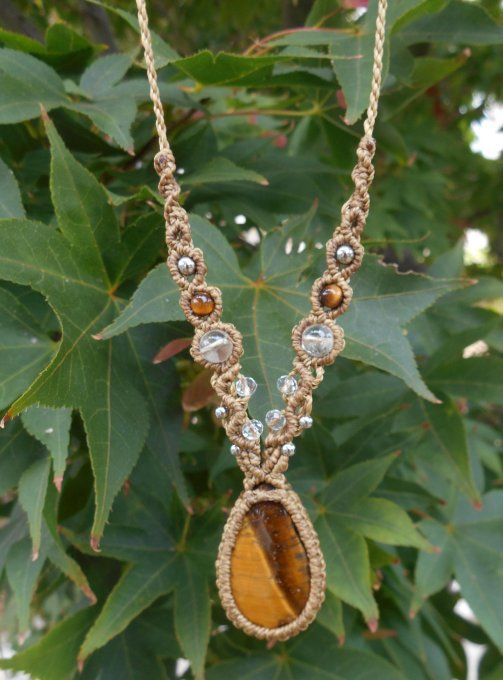 Collier avec œil de tigre, cristal de roche, perles de verre et acier inoxydable (Réf. CO 4425043)