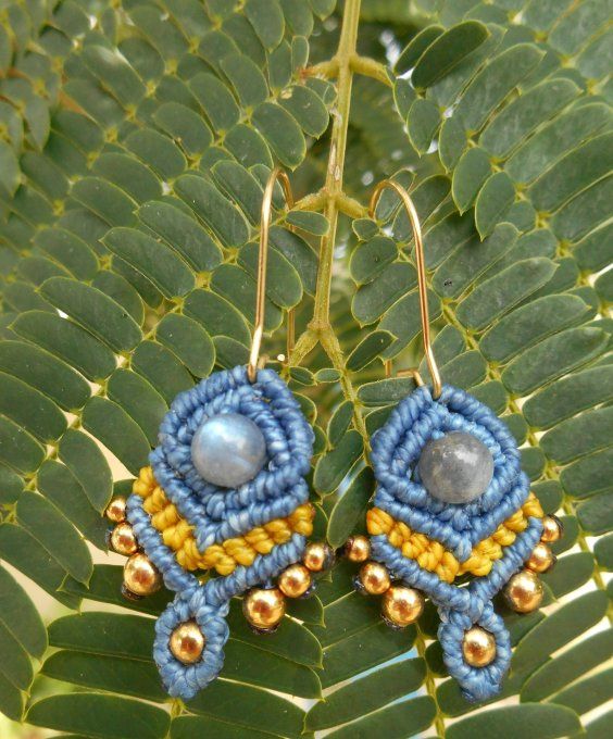 Boucles d’oreilles en macramé avec labradorite et acier inoxydable doré (Réf. BO 4925065)