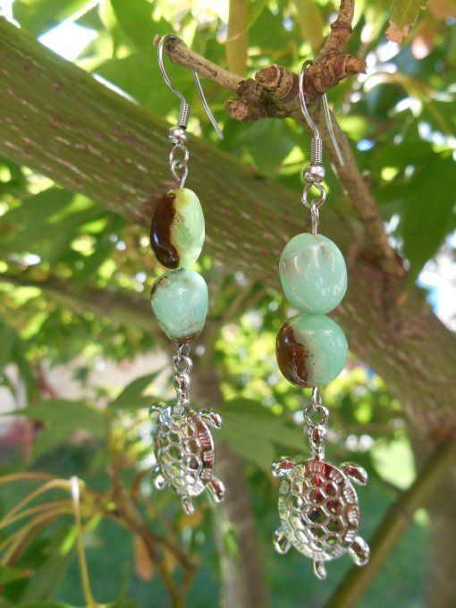 Boucles d’oreilles avec chrysoprase et tortue en acier inoxydable (Réf. BO 0924108)