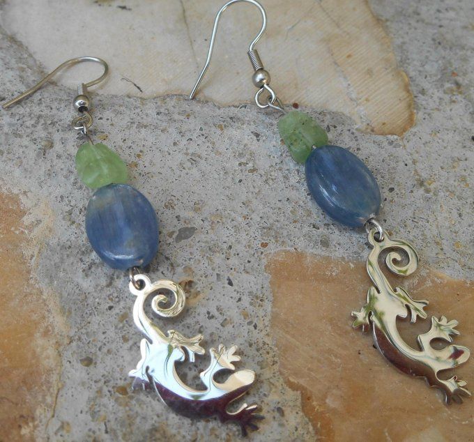 Boucles d’oreilles en acier inoxydable avec disthène vert, disthène bleu et lézard (Réf. BO 3324016)