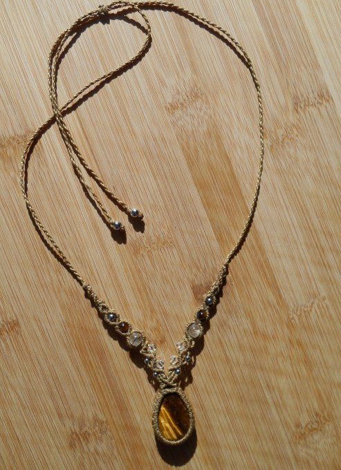 Collier avec œil de tigre, cristal de roche, perles de verre et acier inoxydable (Réf. CO 4425043)