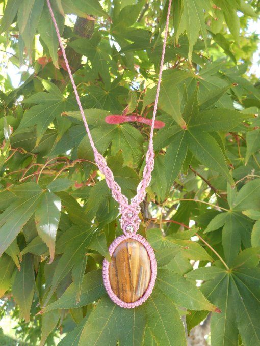 Collier rose santal avec œil de tigre et acier inoxydable (réf. CO ANJ24145)