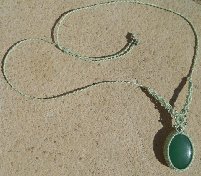 Collier vert clair avec aventurine verte et acier inoxydable (réf. CO ANJ24146)