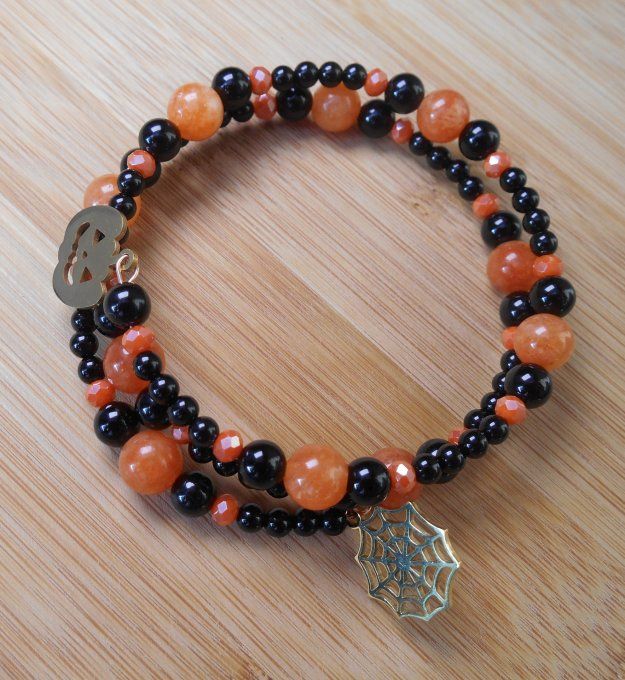 Bracelet agate noire, jade orange, perles de verre, pampilles en acier inox.doré (Réf. BR ANJ25026)