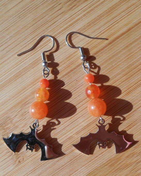 Boucles d’oreilles en acier inoxydable avec jade orange et chauve-souris (Réf. BO 4125027)