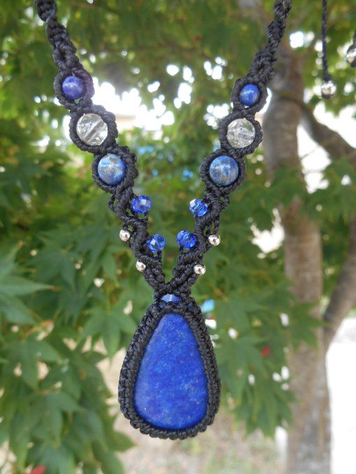 Collier avec lapis-lazuli, cristal de roche, perles de verre et acier inoxydable (Réf. CO 4425042)