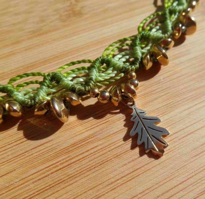 ras_de_cou_macrame_vert_acier_dore_feuille_de_chene_13
