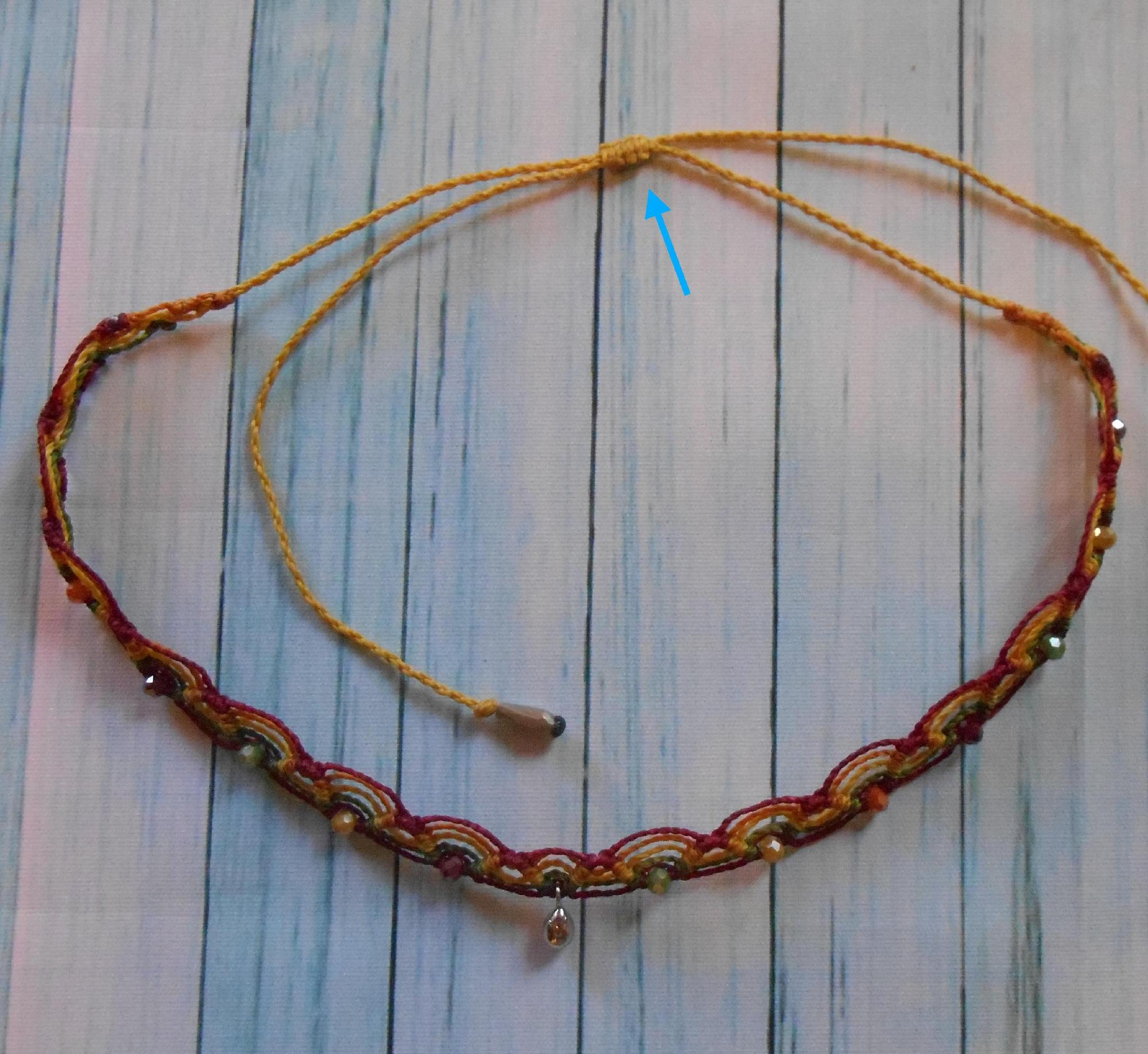 ↑ ras de cou/choker avec noeud coulissant ↑ ras de cou/choker avec noeud coulissant