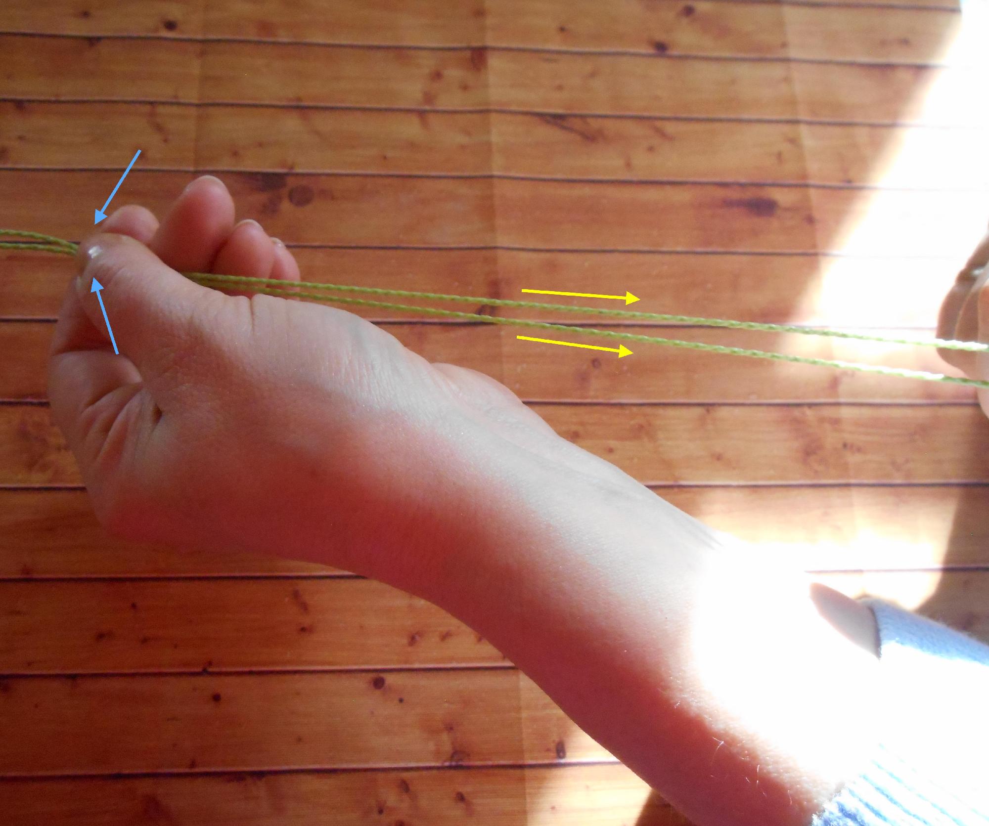  ↑    coulisser le noeud d'un collier, étape 4